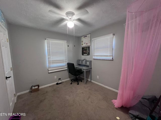 185 River Rd, Harrogate, TN 37752