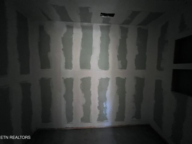 185 River Rd, Harrogate, TN 37752