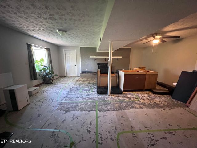 185 River Rd, Harrogate, TN 37752