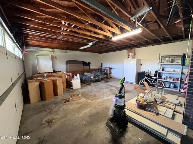 185 River Rd, Harrogate, TN 37752