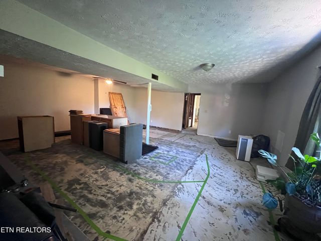 185 River Rd, Harrogate, TN 37752