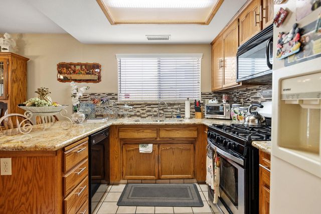 605 Catalina Circle, Tulare, CA 93274