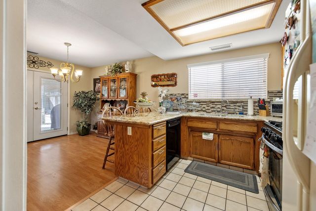 605 Catalina Circle, Tulare, CA 93274