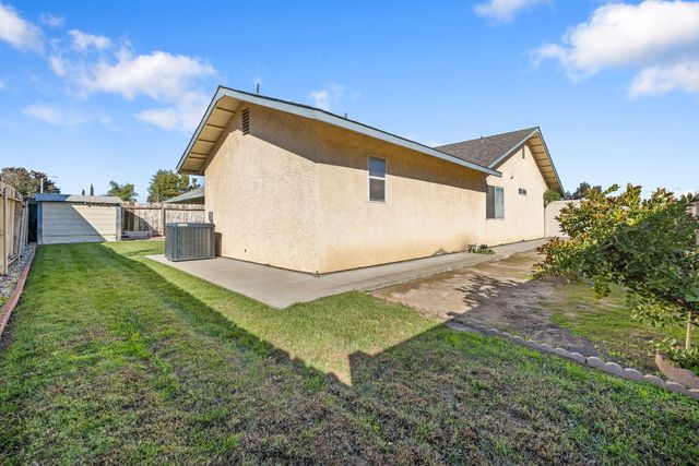 605 Catalina Circle, Tulare, CA 93274