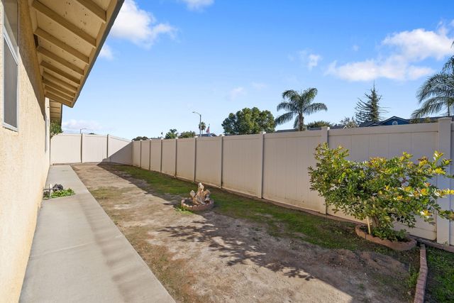 605 Catalina Circle, Tulare, CA 93274