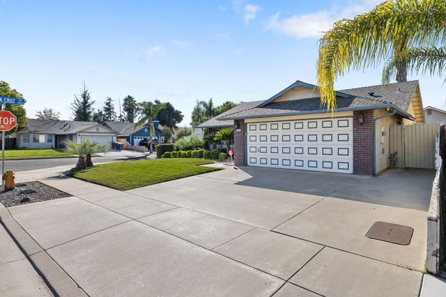 605 Catalina Circle, Tulare, CA 93274