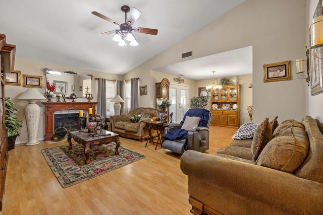 605 Catalina Circle, Tulare, CA 93274