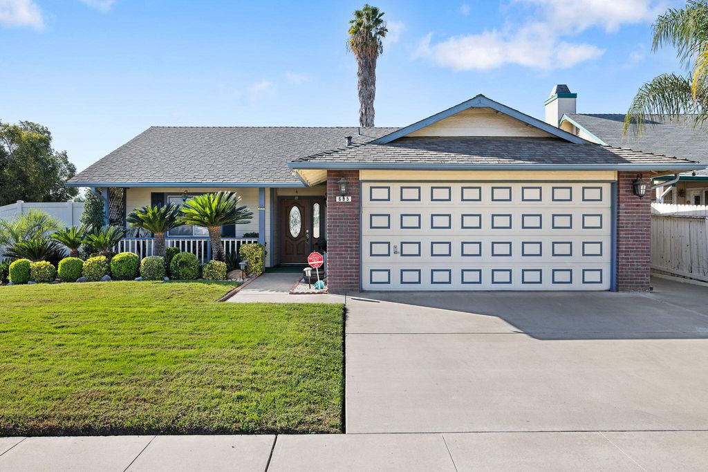 605 Catalina Circle, Tulare, CA 93274