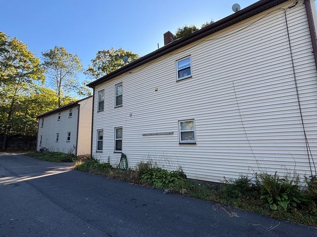 187 Main St, Blackstone, MA 01504