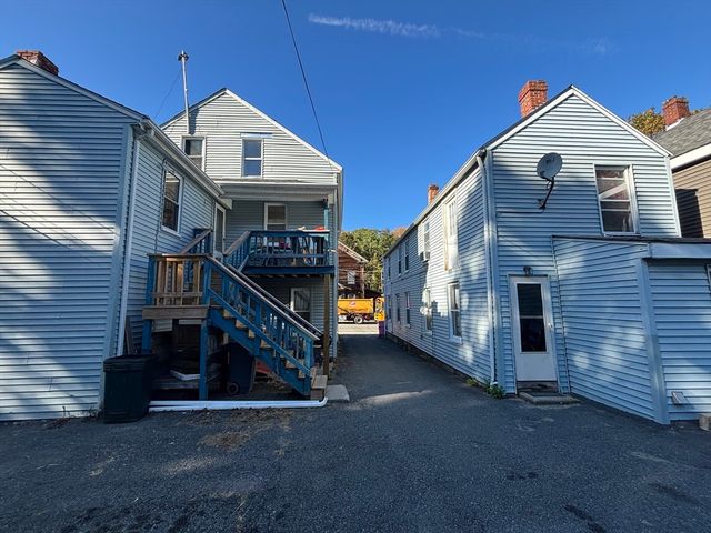 187 Main St, Blackstone, MA 01504