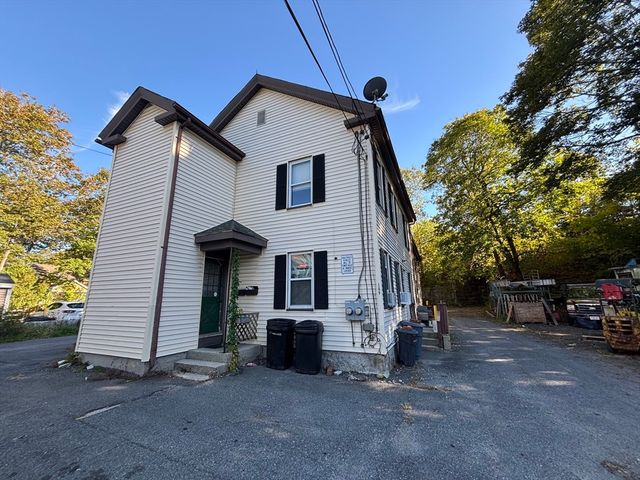 187 Main St, Blackstone, MA 01504