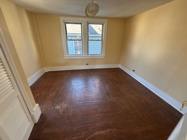 187 Main St, Blackstone, MA 01504