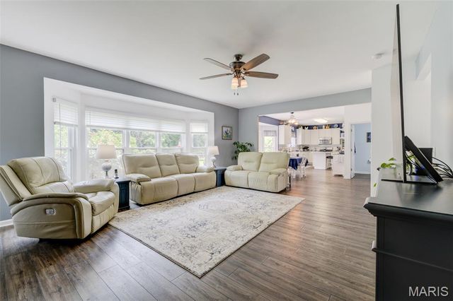 380 Huntleigh Manor Drive, St Charles, MO 63303