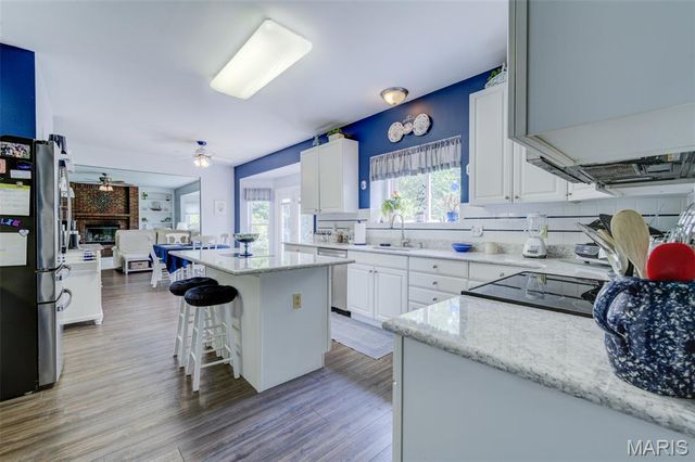 380 Huntleigh Manor Drive, St Charles, MO 63303