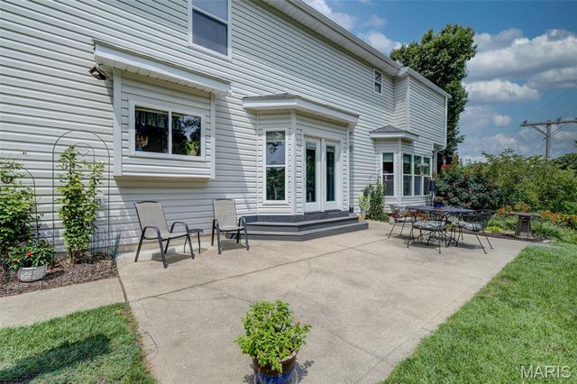 380 Huntleigh Manor Drive, St Charles, MO 63303