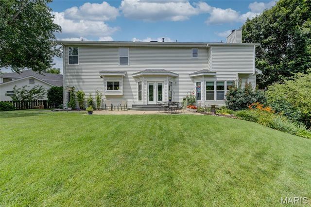 380 Huntleigh Manor Drive, St Charles, MO 63303