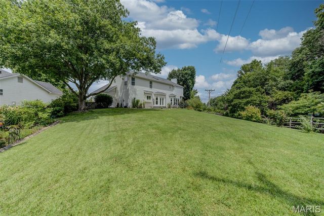 380 Huntleigh Manor Drive, St Charles, MO 63303