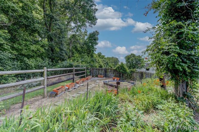 380 Huntleigh Manor Drive, St Charles, MO 63303