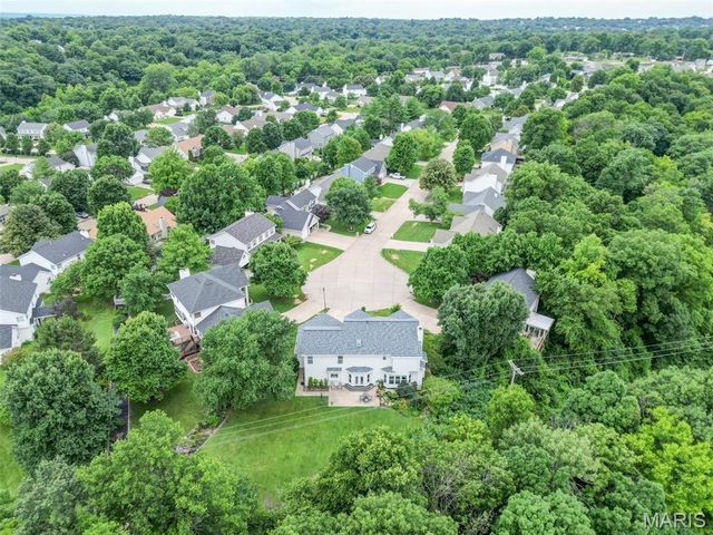 380 Huntleigh Manor Drive, St Charles, MO 63303