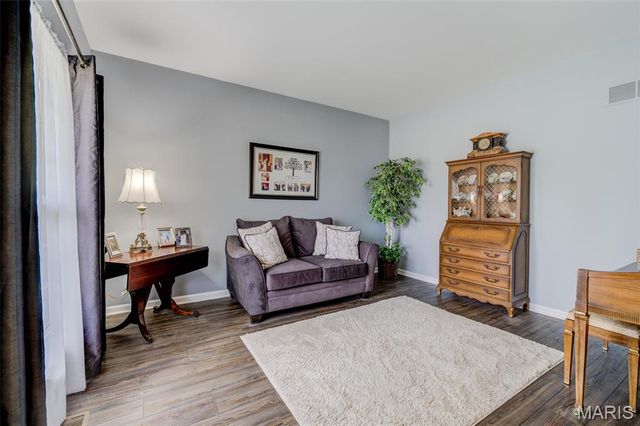 380 Huntleigh Manor Drive, St Charles, MO 63303