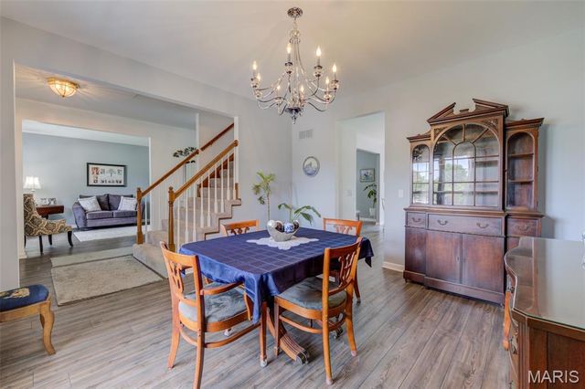 380 Huntleigh Manor Drive, St Charles, MO 63303