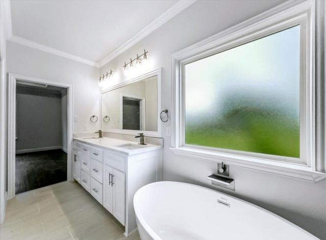 2029 S Edgewood Terrace, Fort Worth, TX 76105