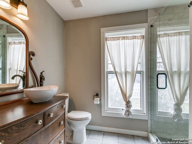 521 N Palmetto, San Antonio, TX 78202