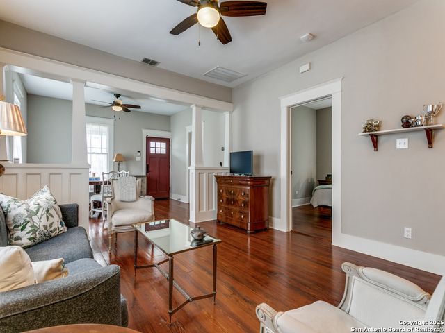521 N Palmetto, San Antonio, TX 78202