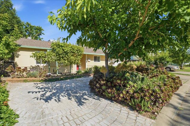 921 Patricia Way, Sacramento, CA 95864