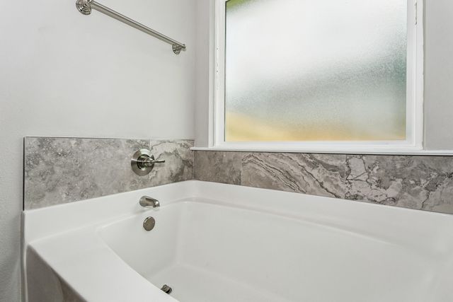 7576 Hatteras Drive, Navarre, FL 32566