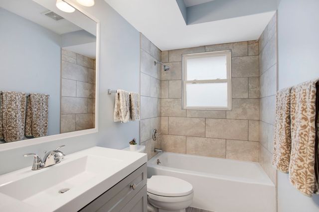 18016 66th Avenue, Tinley Park, IL 60477