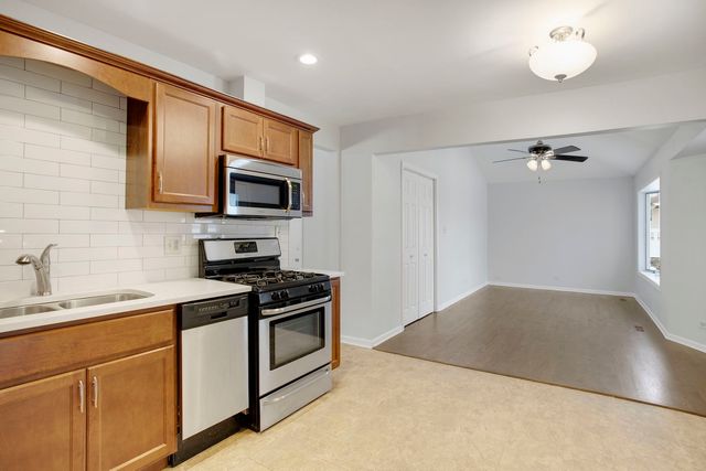 18016 66th Avenue, Tinley Park, IL 60477