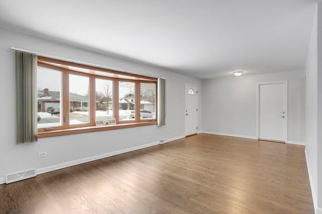 18016 66th Avenue, Tinley Park, IL 60477