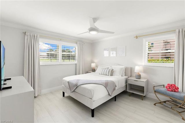 300 Forest Lakes BLVD 112, Naples, FL 34105