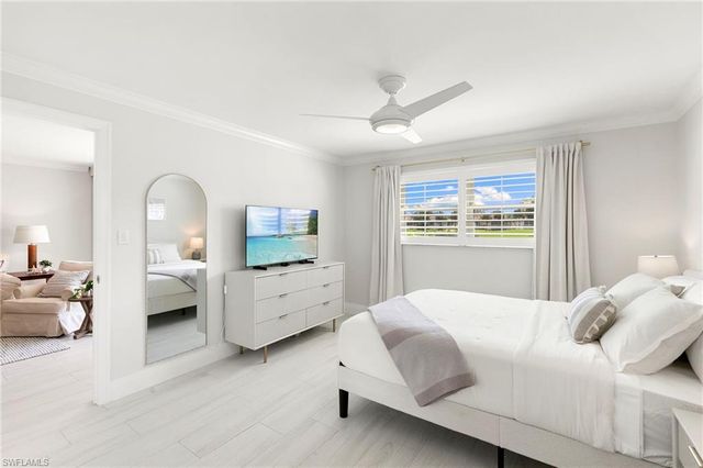 300 Forest Lakes BLVD 112, Naples, FL 34105