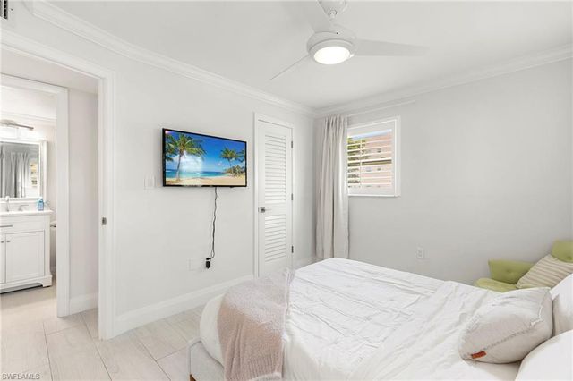 300 Forest Lakes BLVD 112, Naples, FL 34105