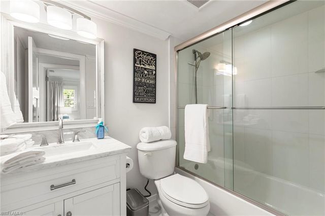 300 Forest Lakes BLVD 112, Naples, FL 34105