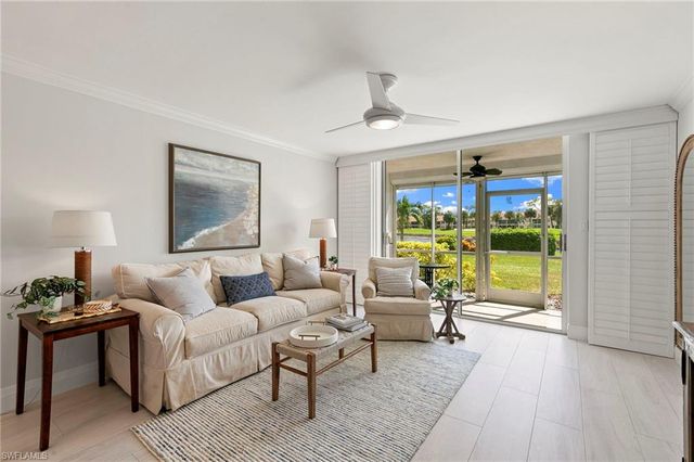 300 Forest Lakes BLVD 112, Naples, FL 34105