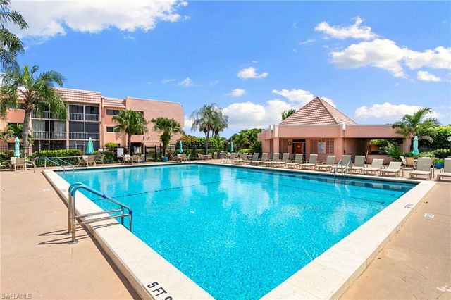 300 Forest Lakes BLVD 112, Naples, FL 34105