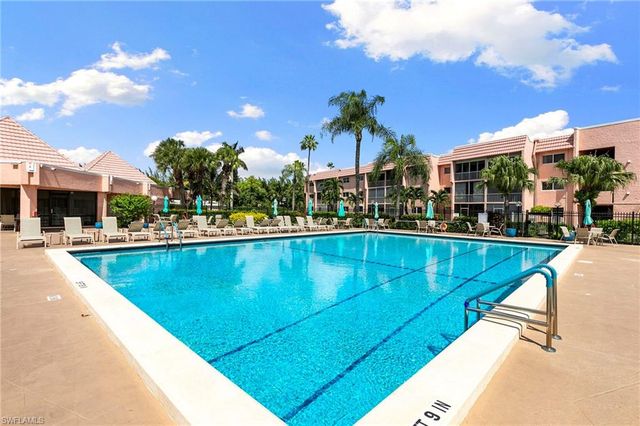 300 Forest Lakes BLVD 112, Naples, FL 34105