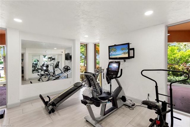 300 Forest Lakes BLVD 112, Naples, FL 34105