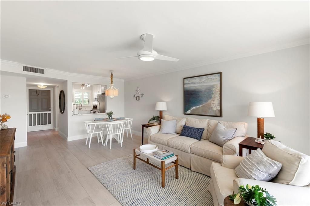 300 Forest Lakes BLVD 112, Naples, FL 34105