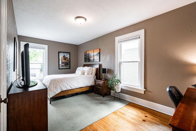 1550 E Irving PLACE, Milwaukee, WI 53202