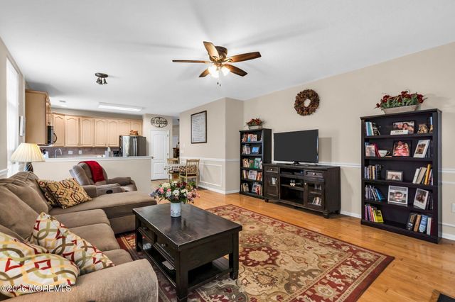 3 Summerwinds Drive, Lakewood, NJ 08701
