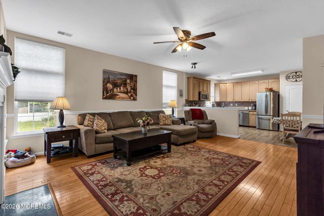 3 Summerwinds Drive, Lakewood, NJ 08701