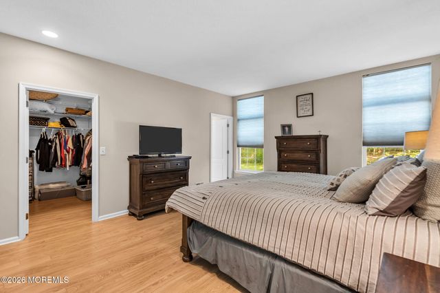 3 Summerwinds Drive, Lakewood, NJ 08701