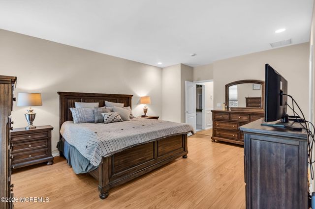 3 Summerwinds Drive, Lakewood, NJ 08701