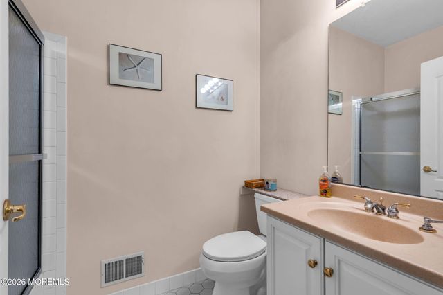 3 Summerwinds Drive, Lakewood, NJ 08701