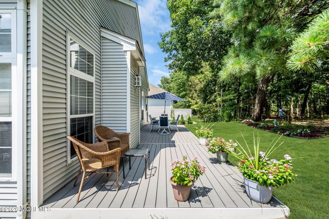 3 Summerwinds Drive, Lakewood, NJ 08701