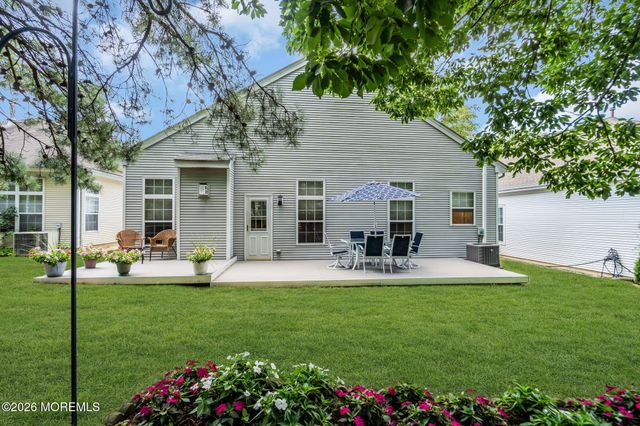 3 Summerwinds Drive, Lakewood, NJ 08701